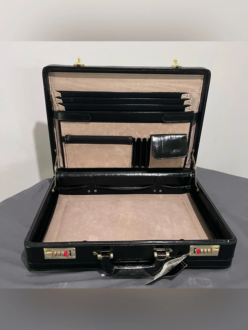 Monarch leather expandable